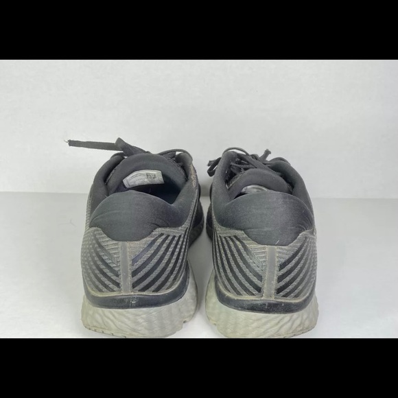 NIB Saucony Guide 13 Blackout - Picture 4 of 7